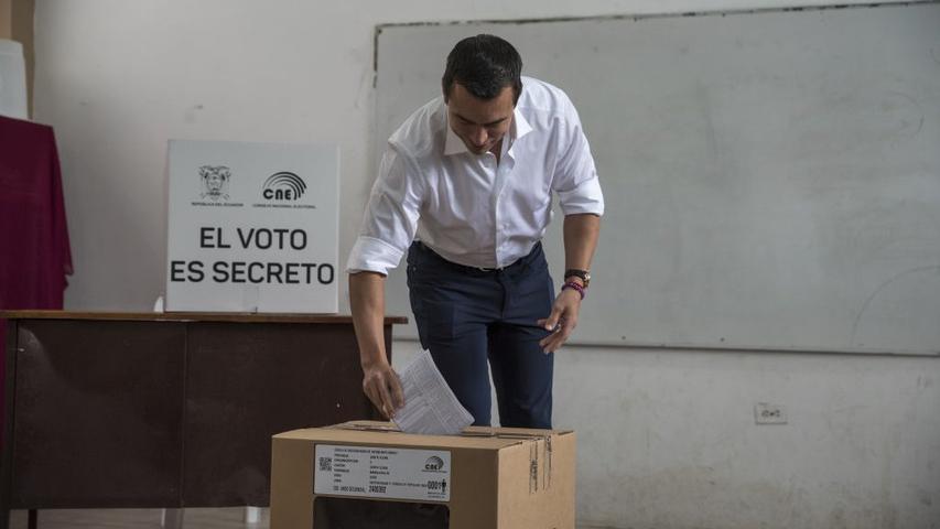 Ecuador Votes to Make Country Safe
