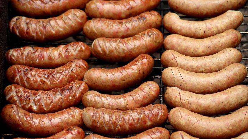 Sausages: Can Dogs Eat Them?