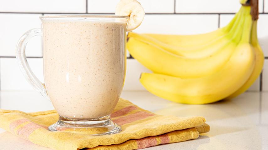Make a Yummy Smoothie with Peanut Butter and Banana
