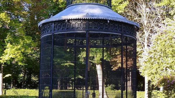 The Birdcage in the Park
