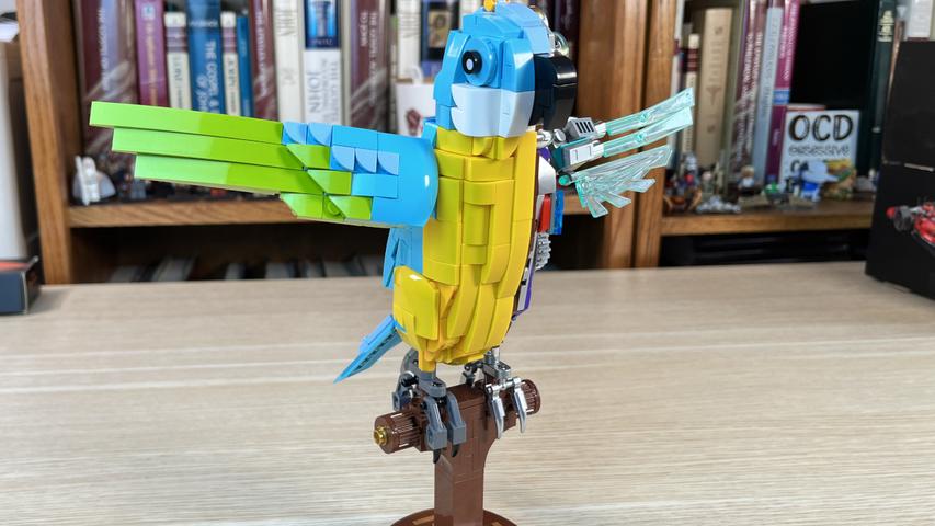 JMBricklayer Mechanical Parrot: Cool Building Blocks