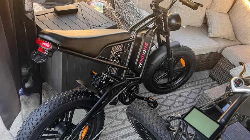 Cool E-Bike for Fun Rides!