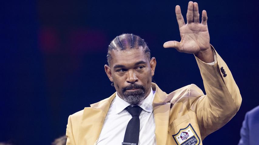 Julius Peppers: A Football Star!