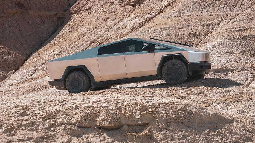 Tesla's Cybertruck: A Super Truck That Can Get Unstuck!