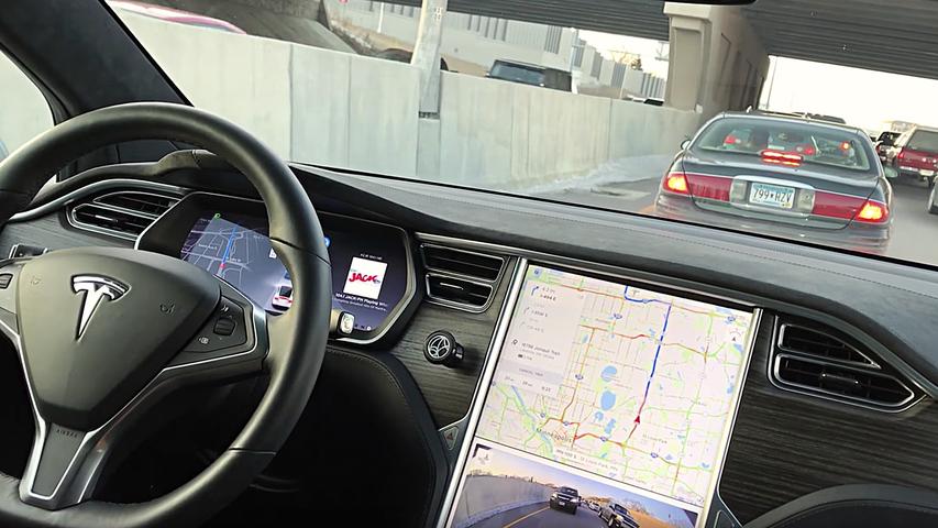 Tesla's Car Navigation Gets Super Smart!