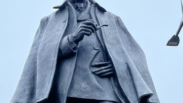 Sherlock Holmes Statue in Edinburgh