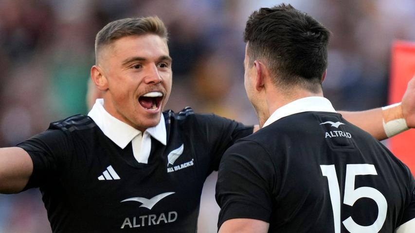 New Zealand Wins Thrilling Rugby Match Against Australia