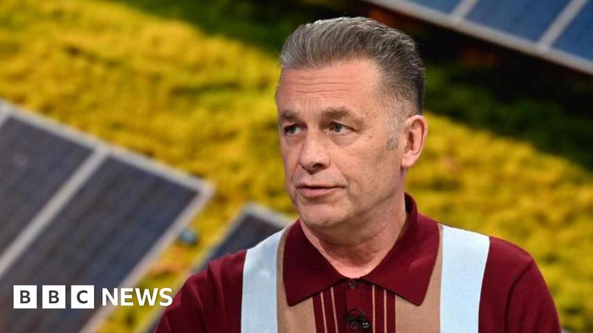 Chris Packham Helps Save the Earth!