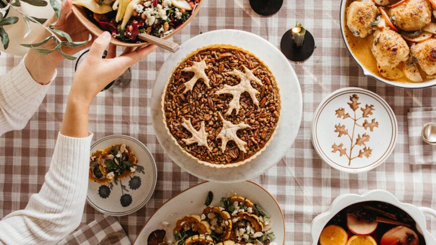 Awesome Thanksgiving Tables to Make Your Feast Super Fun!