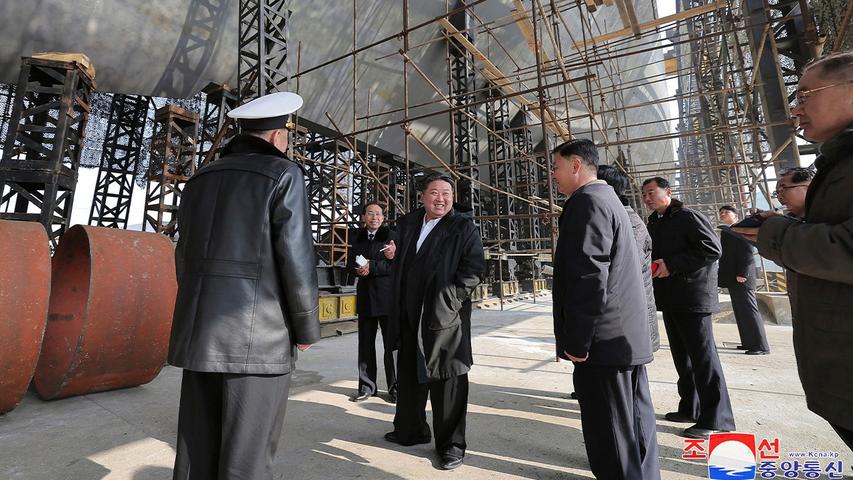 North Korea's New Nuclear Submarine: A Growing Threat