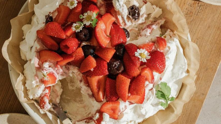 Yummy Strawberry Cloud Dessert!