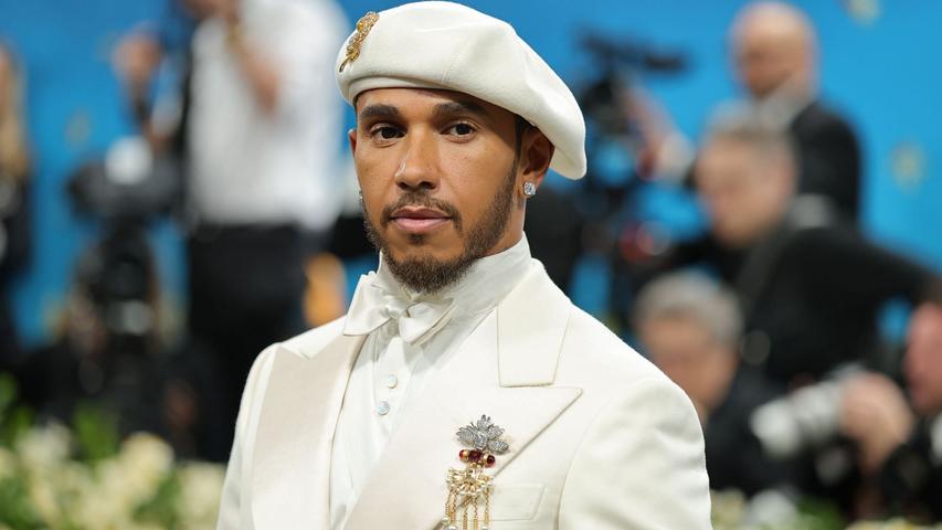 Lewis Hamilton's Fancy Dress!