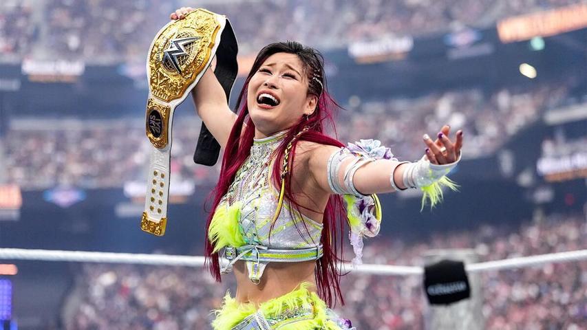 Iyo Sky Shows Support for Injured WWE Star Zoey Stark