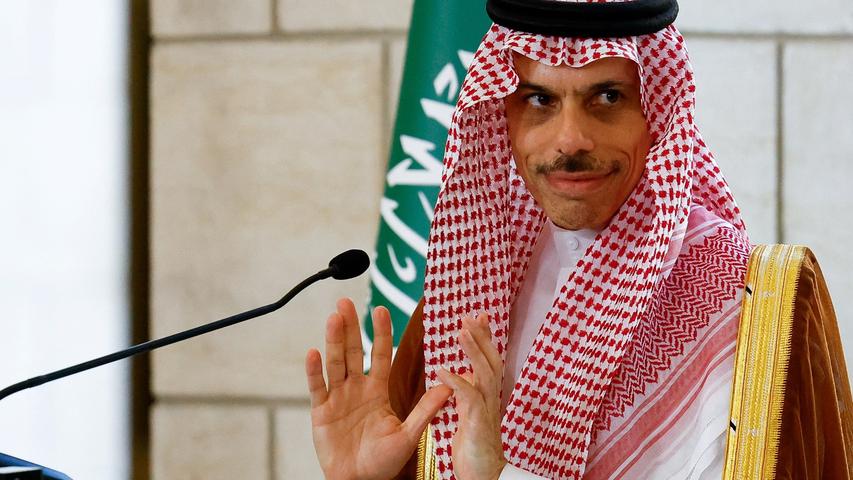 Saudi Arabia and Qatar Partner to Aid Syria's Economy