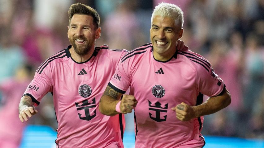 Soccer Superstars Play Big Game!