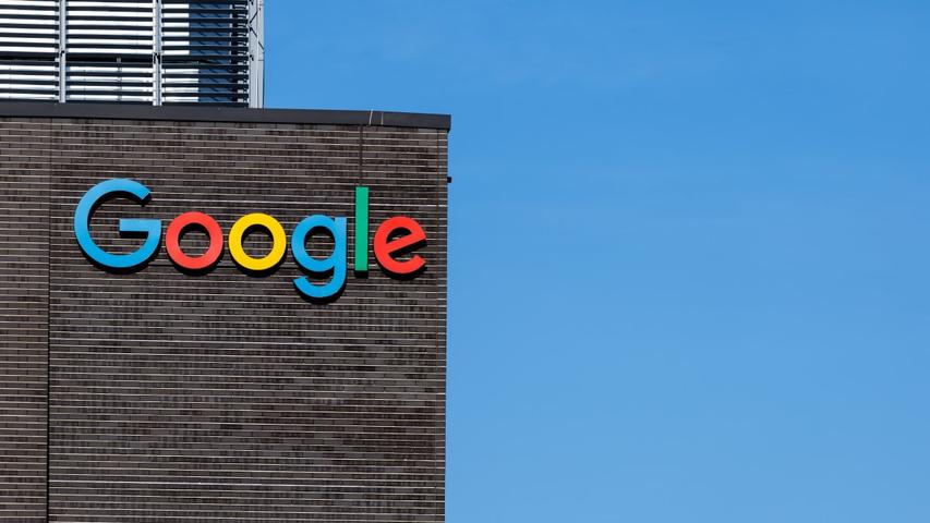 Google's Talking Search Helper!