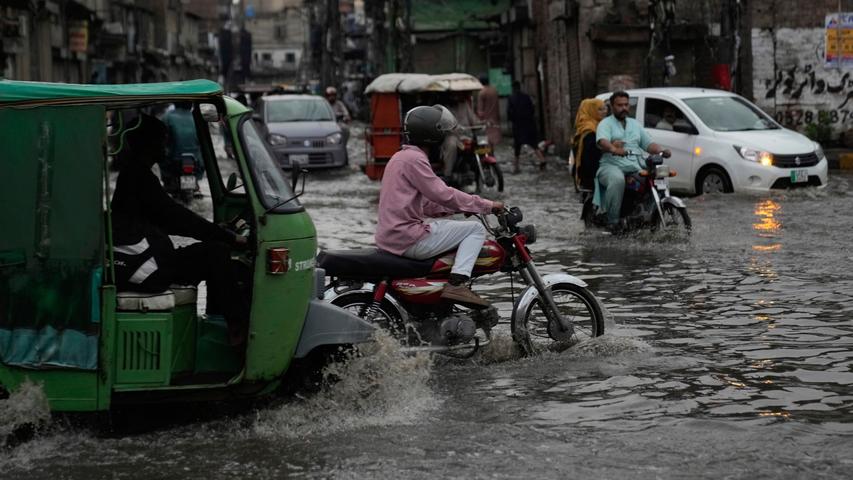 Rainy Days Bring Sadness to Pakistan