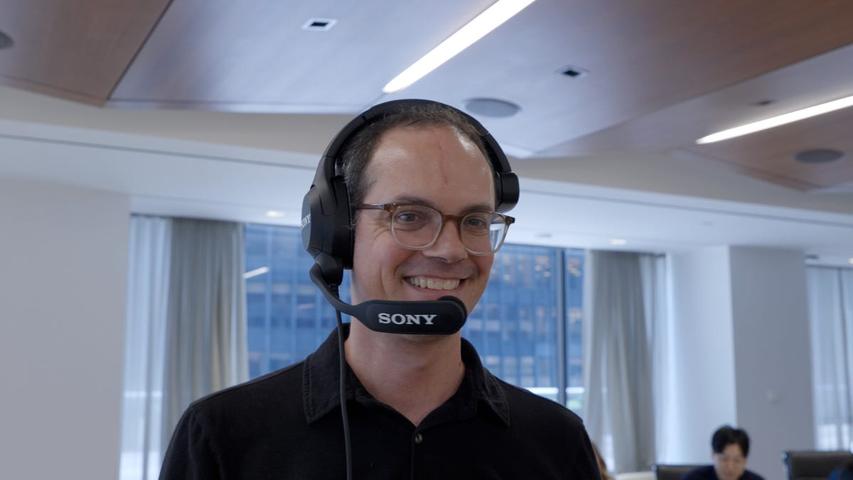 NFL Coaches Get High-Tech Headsets