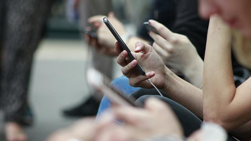 Reclaim Your Life: Gentle Phone Detox
