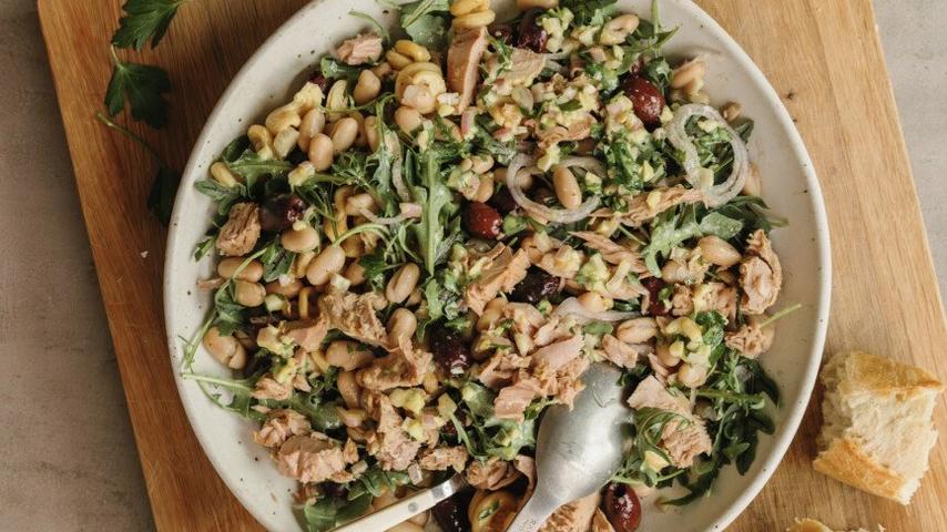 Yummy Tuna Salad: Sun-Kissed Summer Taste!
