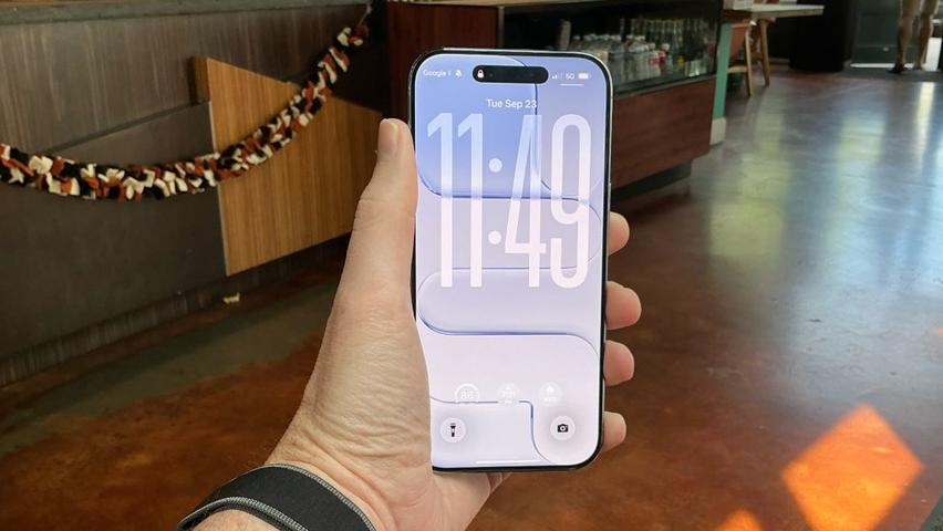 The iPhone Air: A Super Slim Phone!