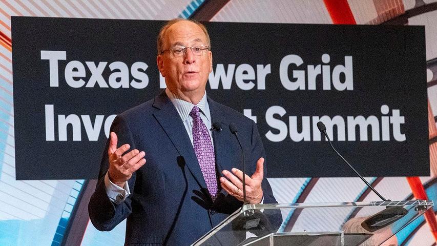 America Attracts Global Money for Investments