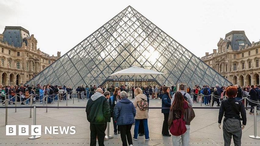 Louvre Museum Gets More Expensive for Some