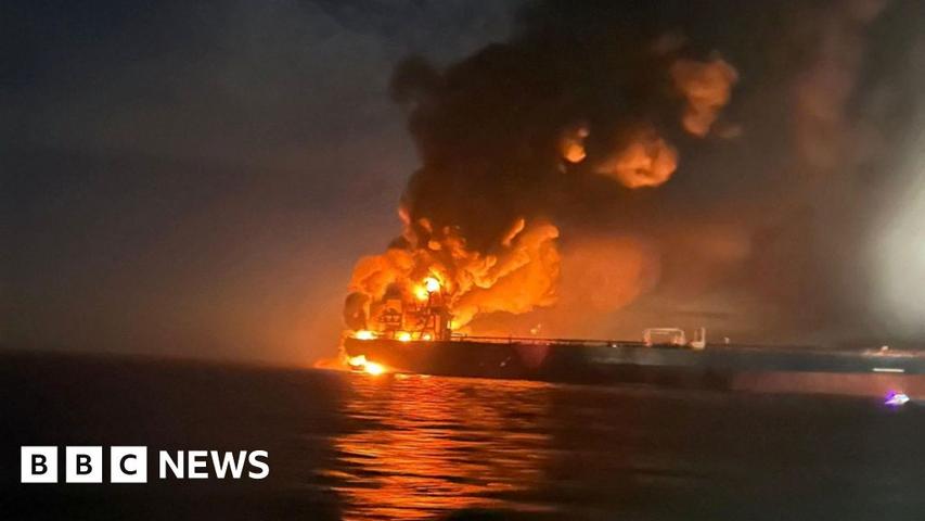 Boats Get Bombed in the Big Blue Sea!