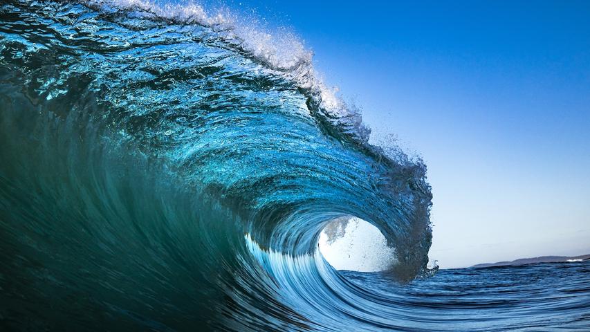 Big Ocean Wave Seen From Sky!