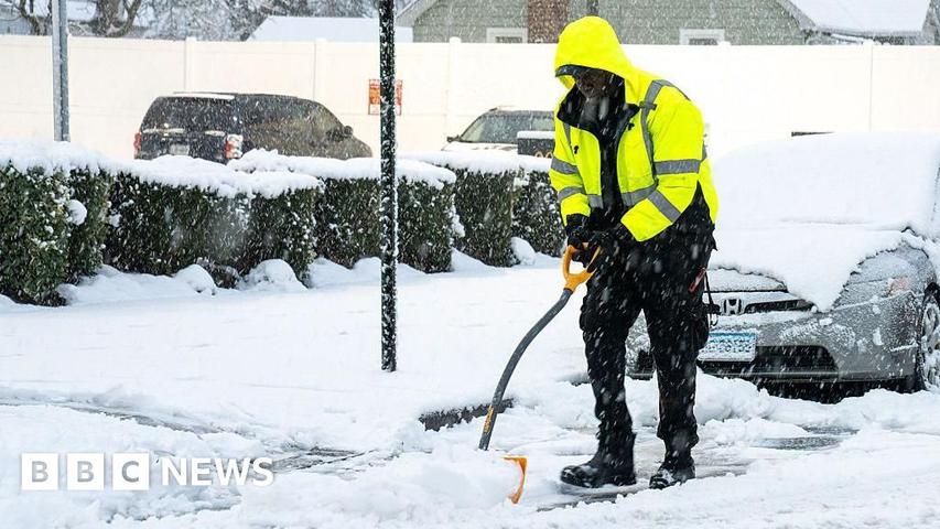 Snowy Weather Messes Up Airplane Trips!