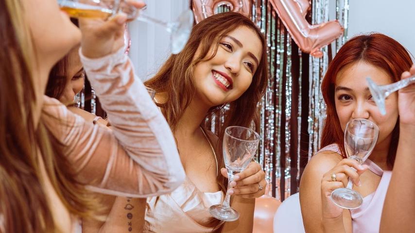 Pretty Decorations for Best Friends Day!