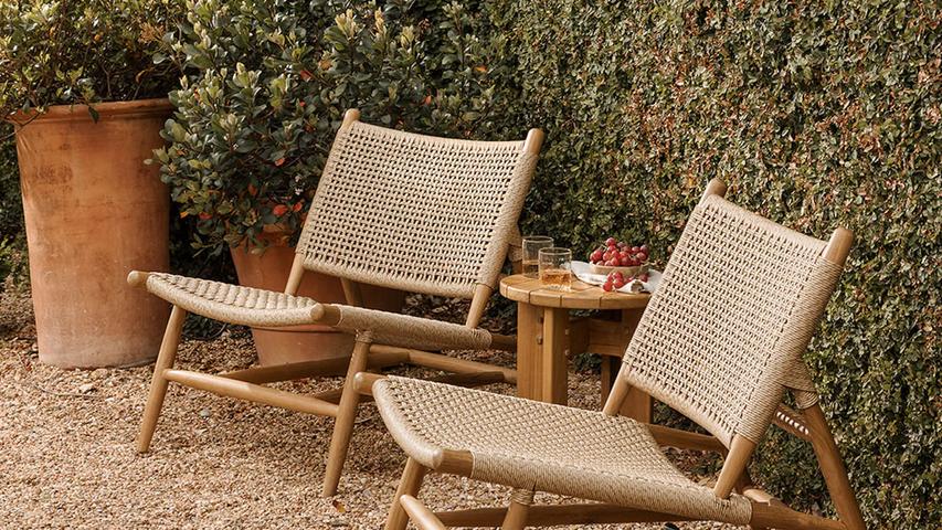 Fun Backyard Furniture That's Not Too Wiggly