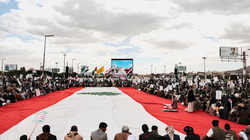 Hormuz Strait Reopens: A Fragile Ceasefire and Shifting Tensions